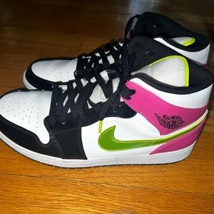 Jordan 1 mid Sz13 Black /Pink